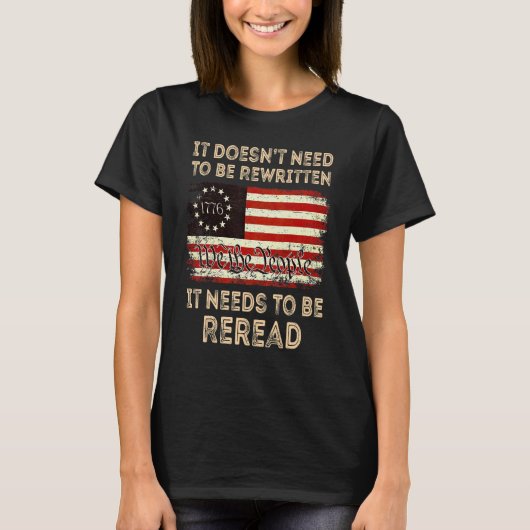 1776アメリカ国旗We The People That Need To Be Tシャツ (正面)