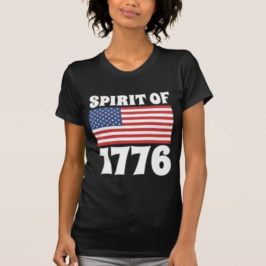 1776年の愛国的Tシャツの精神 Tシャツ (正面)