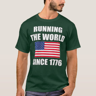 1776年ランニングアメリカ国旗からの女性の世界 Tシャツ