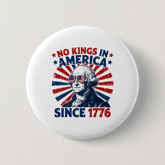 1776年以来アメリカに王様はいない ディストressedアメリカ国旗 缶バッジ (正面)