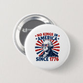 1776年以来アメリカに王様はいない ディストressedアメリカ国旗 缶バッジ (正面&裏面)
