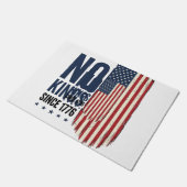 1776年以来王様ゼロ 愛国フラッグTシャツデザイン_1 ドアマット (アングル)