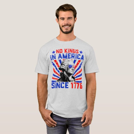 1776年米国国旗からアメリカ動揺してに王はいない Tシャツ (正面フル)