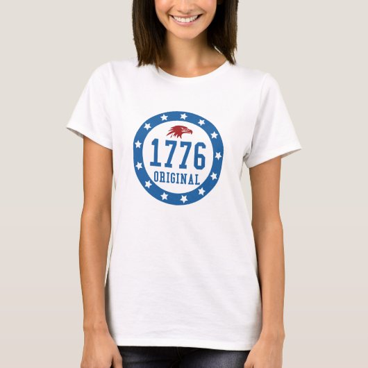 1776 オリジナル 7月4日 バッジ Tシャツ (正面)