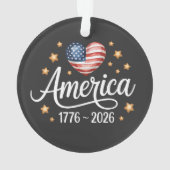 1776-2026年7月4日250周年 かわいい旗ハート オーナメント (裏面)