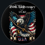 1776 2026 Happy Anniversary America 缶バッジ<br><div class="desc">Celebrate the spirit of freedom and unity with our 1776 2026 Happy Anniversary America Button. This eye-catching accessory features a vibrant design that commemorates two centuries of American history, making it perfect for parades, gatherings, or everyday wear. Crafted with high-quality materials, this button is durable and lightweight, ensuring it can...</div>