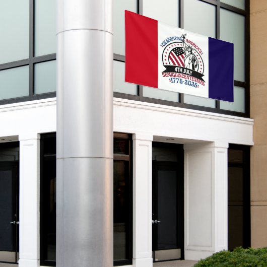 1776–2026 Patriotic Semiquincentennial Design 横断幕 (ビルの外側)