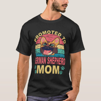 17 ジャーマンシェパードのママに昇進 ジャーマンシェパード Tシャツ