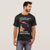 17 女性はワインだけで生きていくことはできません N Tシャツ (正面フル)