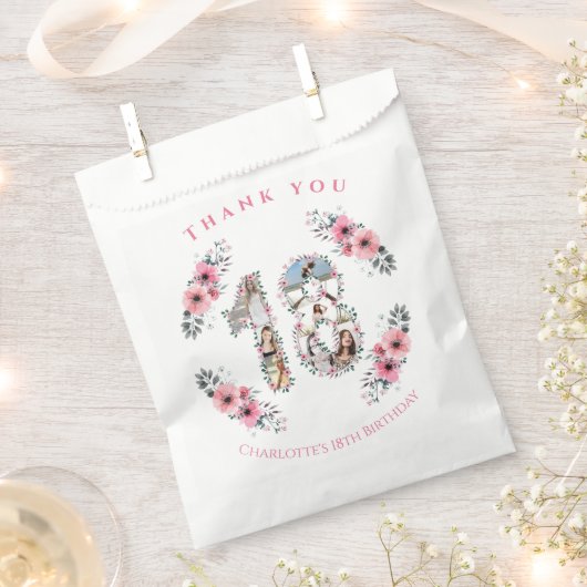 18人目の女の子誕生日フォトコラージピンクフラワー フェイバーバッグ (クリップ留めされた状態)