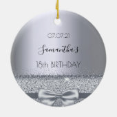 18歳の誕生日のデコール銀の輝く弓の金属 セラミックオーナメント (裏面)