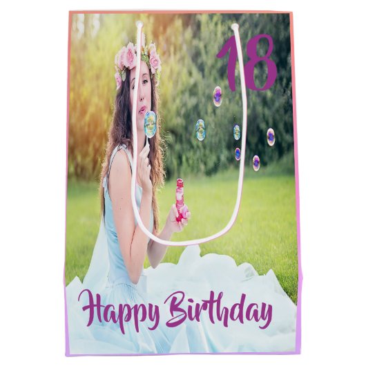 18歳の誕生日カスタム写真パープル ミディアムペーパーバッグ (裏面)