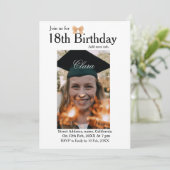 18歳の誕生日シンプルなミニマルなリボン白の写真名前 招待状 (スタンド正面)