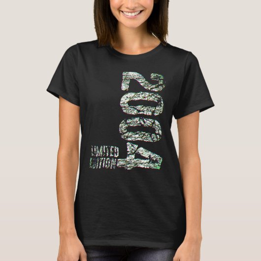 18歳の誕生日 少年 少女 18歳の誕生日 2004年生まれ Tシャツ (正面)