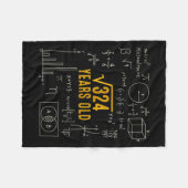 18歳の誕生日 324の平方根 数学好き 18歳 フリースブランケット (正面(横))