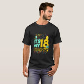 18誕生日の誕生日おもしろいシャツだ Tシャツ (正面フル)