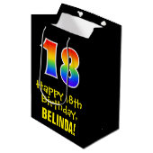 18誕生日:おもしろいはっきりした、カラフルレインボー「18」 ミディアムペーパーバッグ (正面アングル)
