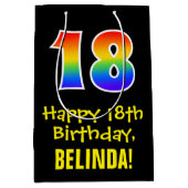 18誕生日:おもしろいはっきりした、カラフルレインボー「18」 ミディアムペーパーバッグ (正面)