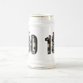 "180 in 3D:究極のダーツ寸法" ビールジョッキ (中央)