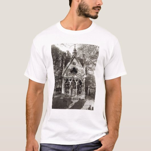 1817年に造られるAbelardおよびHeloiseの墓 Tシャツ (正面)