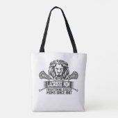 1867年以来のサッカーのお母さんを驚かしているラクロスのお母さん トートバッグ (裏面)