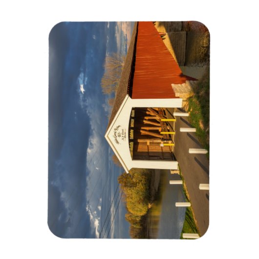 1875年に建てられたメドラの屋根付き橋 マグネット (縦)