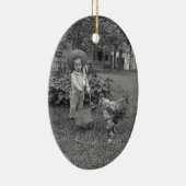 1880年代の愛らしい少女とオンドリのカートinガーデン セラミックオーナメント (右)