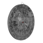 1880年代の愛らしい少女とオンドリのカートinガーデン ダーツボード (正面左)