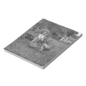 1880年代の愛らしい少女とオンドリのカートinガーデン ノートパッド (回転)