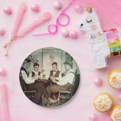 1890トランプのポーカーゲーム男性賭博カードマンケーブ写真 ペーパープレート (パーティー)