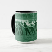 1890年のメンズマンタッグO-War Tug of War写真グリーン マグカップ (正面左)