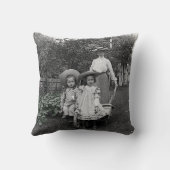1890年の写真家宝の庭母娘 クッション (裏面)