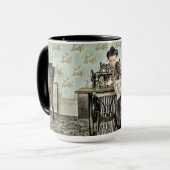 1890年の女性の裁縫機の写真の着色 マグカップ (正面左)