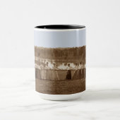 1890年代の女性綱引き マグカップ (中央)