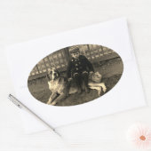 1890年代の少年が聖バーナードの犬の写真に座る 楕円形シール (封筒)