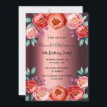 18th誕生日パーティーburgundyピンクフローラ 招待状<br><div class="desc">18歳エレガントの誕生日パーティーの招待状。ピンクコンテンポラリー、桃、珊瑚色の水色の花を装飾として。ブルゴーニュフェイクーのメタリックな背景。名前は黒書字のスタイルスクリプトで。</div>