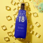 18th birthday navy blue silverグリッター名<br><div class="desc">女のクール子とのガーリー18th誕生日パーティーのためのA。銀のグリッターダストとネイビーフェイクブルーの背景。青い色が不均一だ。名前は手書文字のスタイルスモダンクリプト付き。パーソナライズされた日付と名前。18番はバ書ロンスタイルフォント。</div>