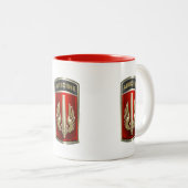  18th Field Artillery Brigade Airborne ツートーンマグカップ (正面右)