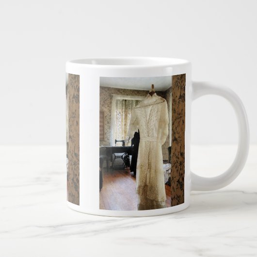 19世紀のドレ結婚ス ジャンボコーヒーマグカップ (右)