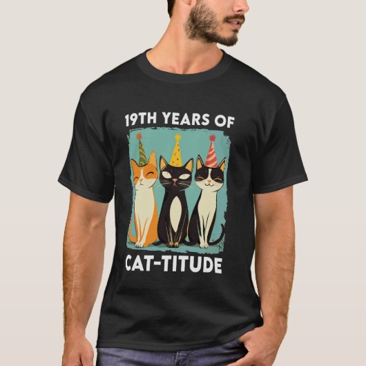 19歳の猫好きのための猫派な19歳の誕生日 Tシャツ (正面)
