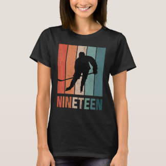 19誕生日レトロアイスホッケー19歳ホッケー Tシャツ