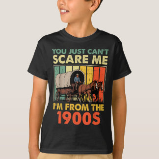 1900年代出身ですから私をEなんてできないでしょ 面白い男性用 Tシャツ