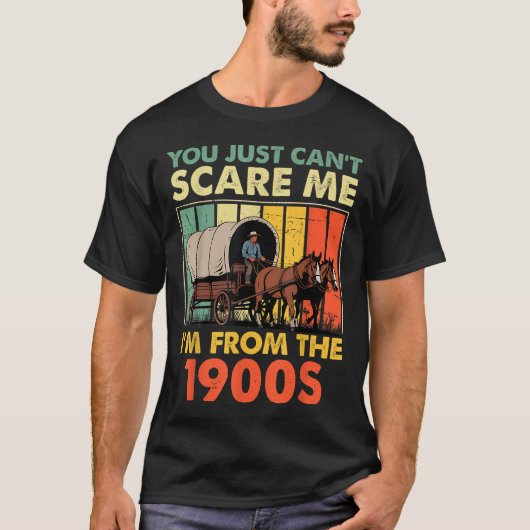 1900年代出身と言ってやるからな 面白い男性W Tシャツ (正面)