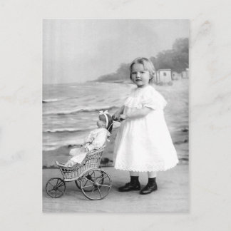 1900年代初めの少女と彼女の人形 ポストカード