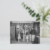 1900年代初頭のチャイナタウンでの新年 シーズンポストカード (スタンド正面)