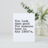 1900年代生まれにしては見た目がいいね、面白い ポストカード (スタンド正面)