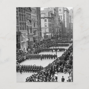 1900年、ニューヨーク市5番街での警察官のパレード ポストカード