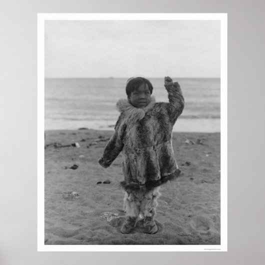 1906年 アラスカの浜辺のエスキモーの子供 ポスター (正面)