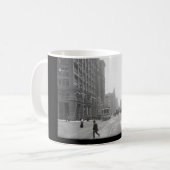 1907年の1900年代のグリスワルド通り、ミシガン州デトロイト コーヒーマグカップ (正面左)