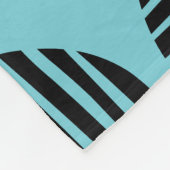 190917裏地 – 黒オンロビン卵ブルー フリースブランケット (角)